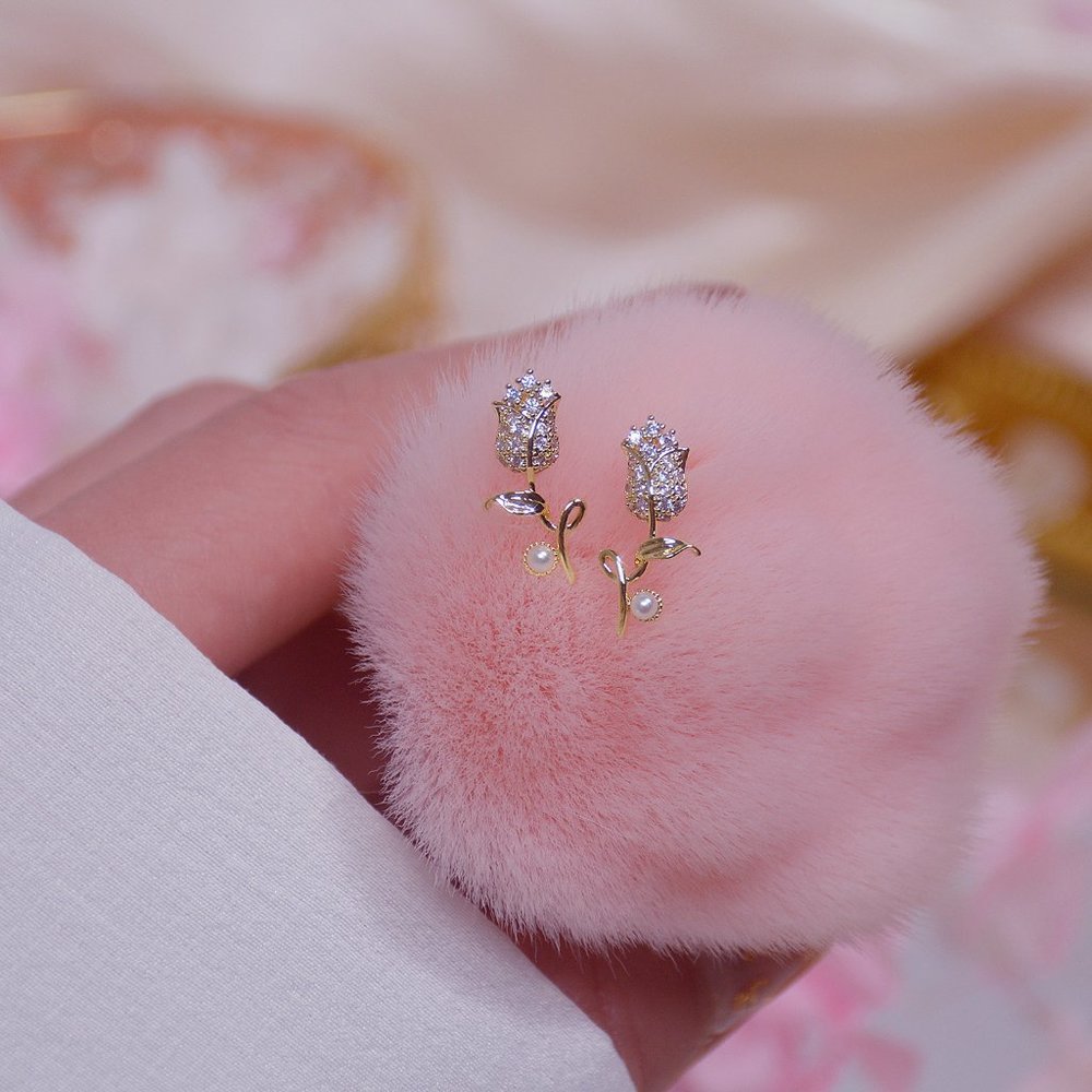 NEW 14K Gold Plated Diamond Rose Pearl Earrings - Picture 7 of 10
